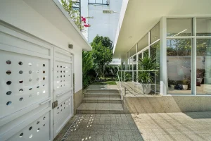 10×10 HOUSE