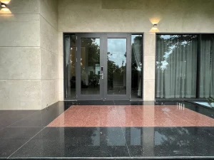 DOOR 138