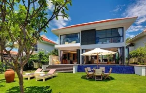 WEST LAKES LONG AN