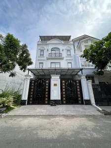 VILLA CHÚ BÌNH NAM THÔNG Q7